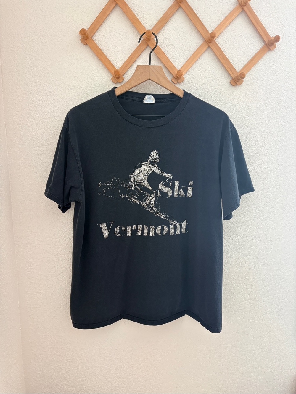 Vintage Graphic Ski Vermont Black T-Shirt
